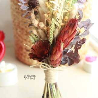 Buchet cu flori naturale uscate și conservate