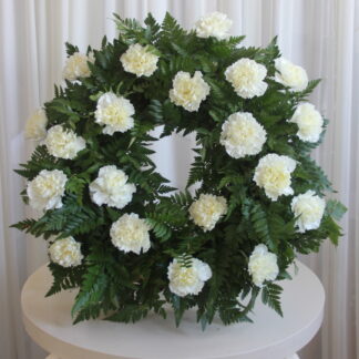 Coroană funerară cu garoafe, 50cm diametru