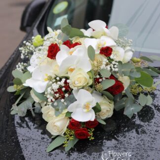 Aranjament floral pentru mașină