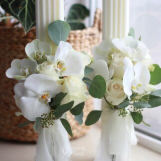 Lumânări striate de cununie cu trandafiri și orhidee Phalaenopsis