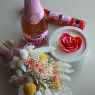 Prosecco, buchet, lumânare și boboane de ciocolată - Hope