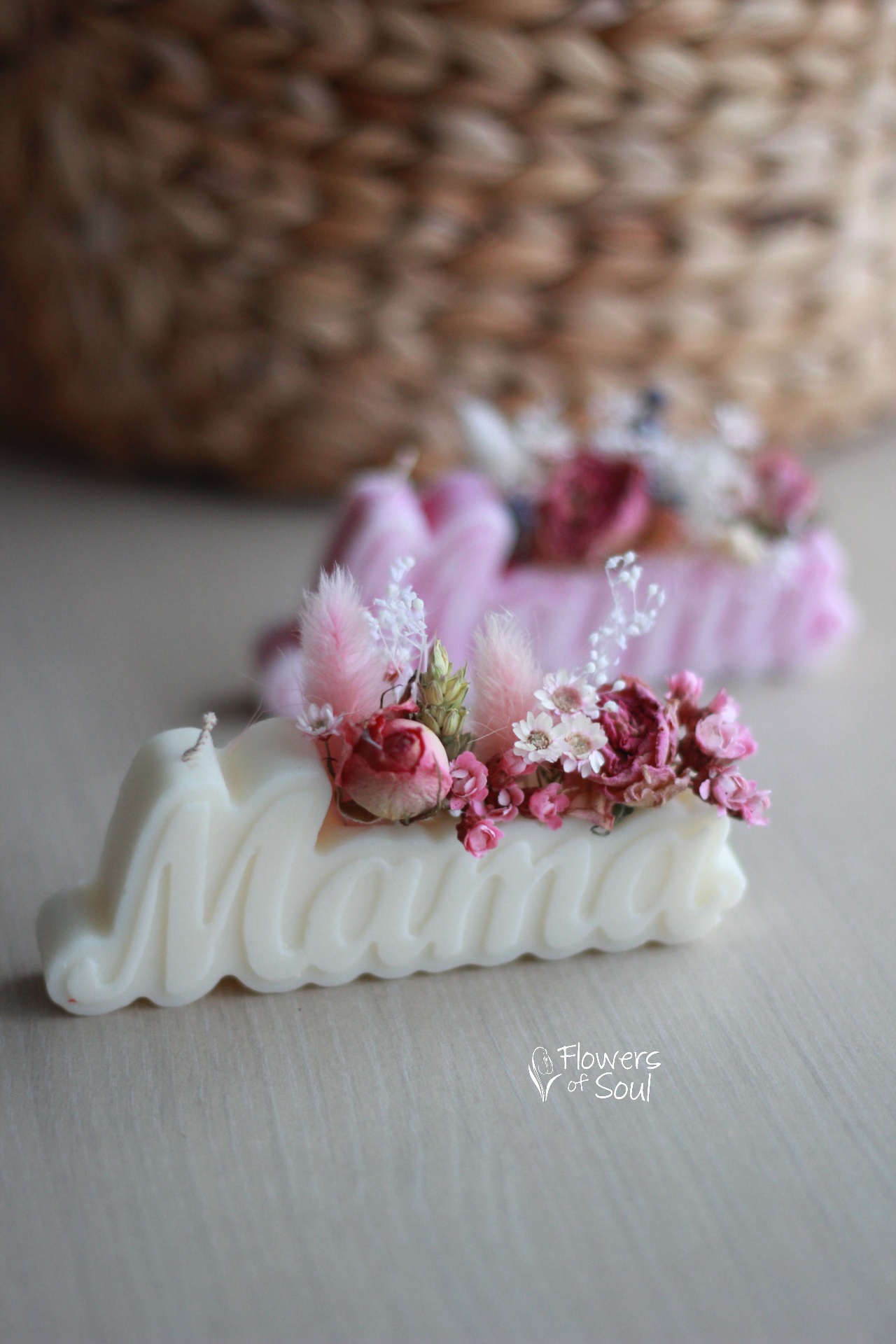 Inimă din ceramică cu trandafir roșu și lumânare din ceară de soia - Mama - imagine 3