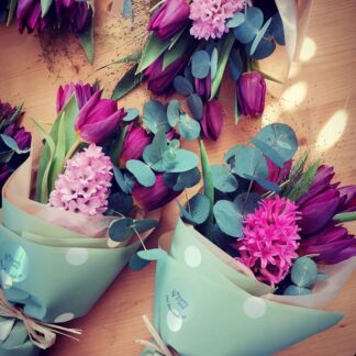 Buchet cu lalele și zambilă