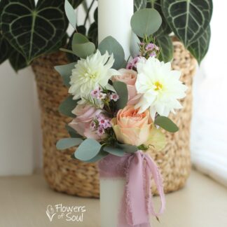 Lumânări scurte de cununie cu dalii și trandafiri