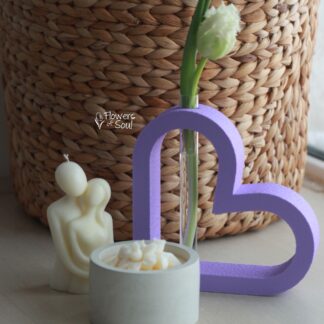 Set lumânări din ceară de soia turnate manual, vază minimalistă și lalea